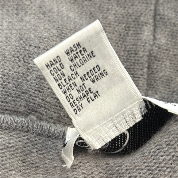 Cappagallo Medium Wool Blend Grey Red Cardigan Toggle Sweater Fair Isle Pattern - Picture 10 of 10